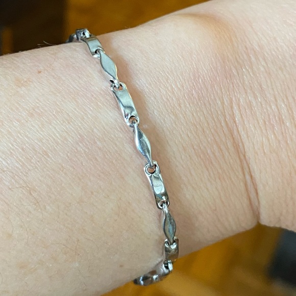 Jewelry - 10KT White gold bracelet